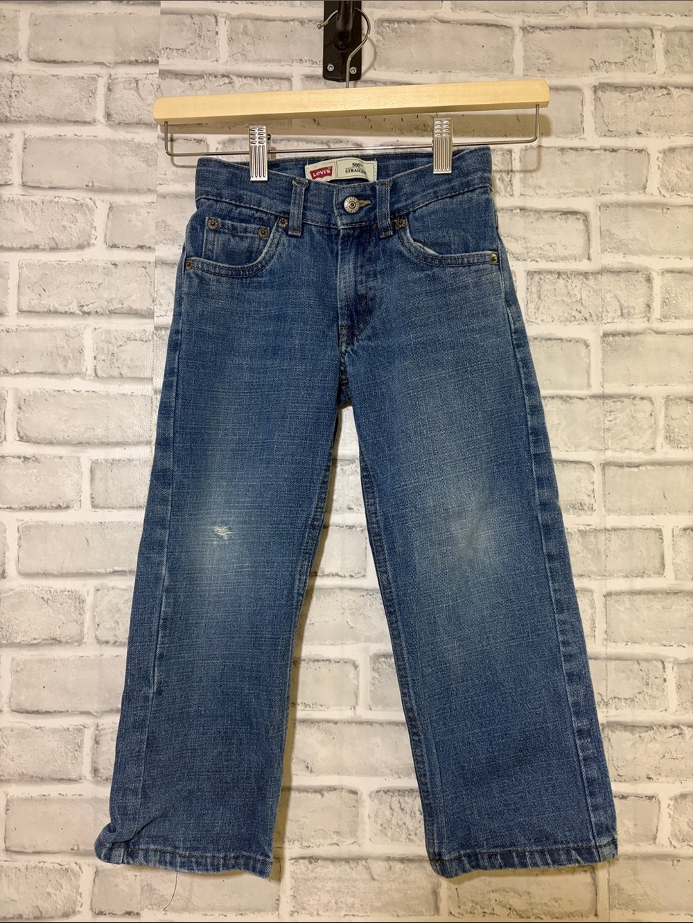 Levi's  Relaxed Straight Jeans in Medium Blue, kids size 5